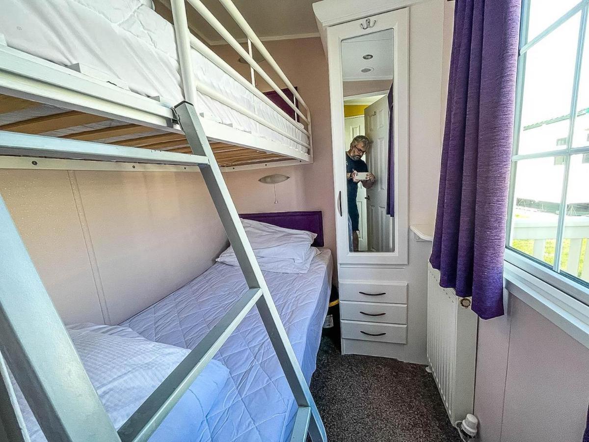 Superb Caravan With Decking Nearby Scratby Beach In Norfolk Ref 50030H Great Yarmouth Extérieur photo